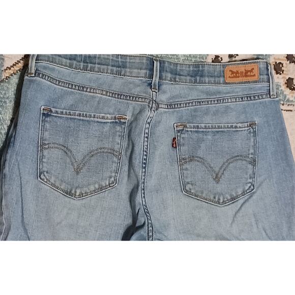 Womens Levi"s 525 Straight leg  mid-rise jeans size 12 light wash 31Wx31L - Picture 6 of 8